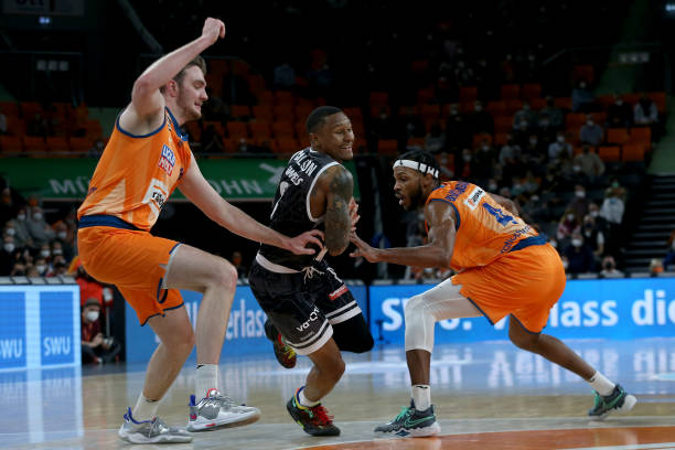 破密集防守 破密集防守