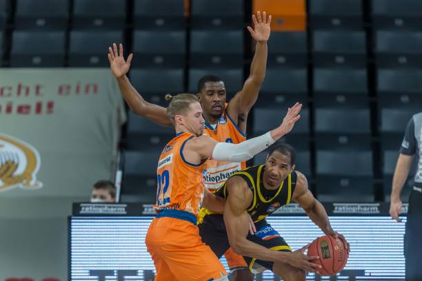 亚竟陷入苦 亚竟陷入苦